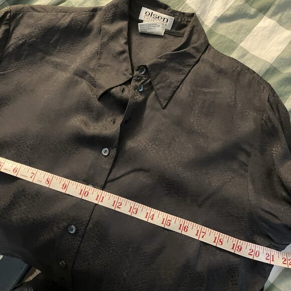 Olsen Snakeskin Silk Blouse Womens 12 Gray Button Up Neutral Textured Chic - Picture 7 of 7